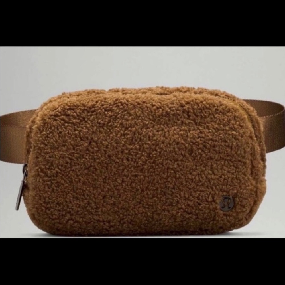 Lululemon fleece belt bag
